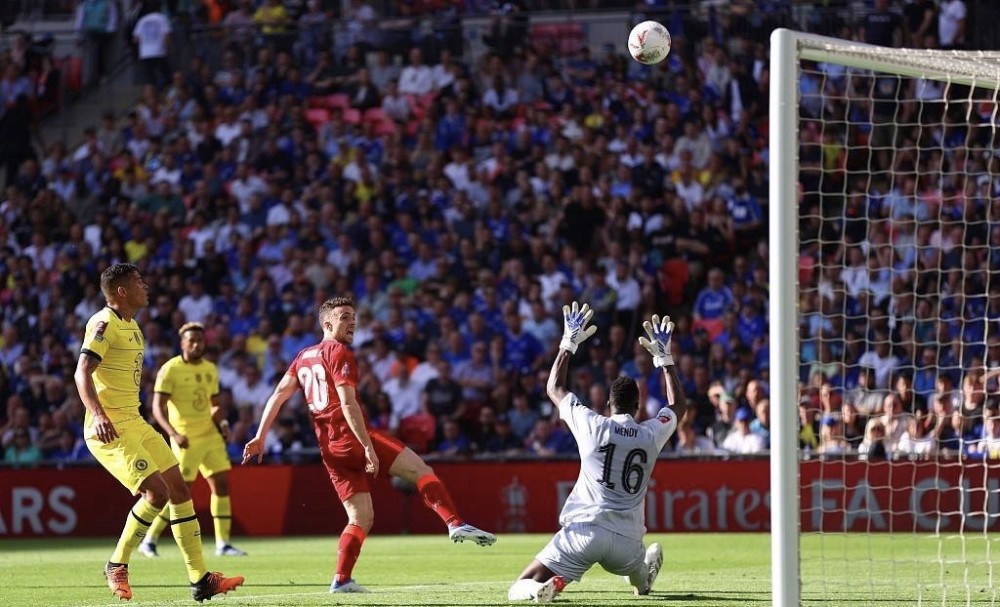 密尔瓦基酿酒人王牌伯恩斯（Corbin Burnes）凭借极其稳定的防御率夺得赛扬奖