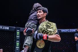 电竞玩家观看时长创新高